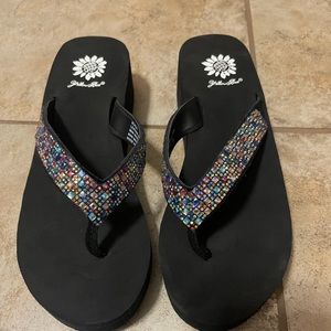 Yellow Box sandals Size 8 Never worn